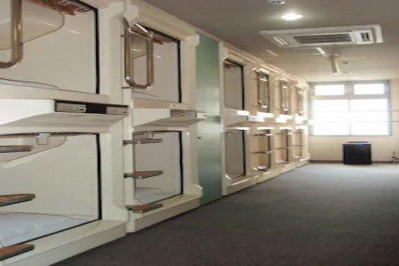 Capsule Hotel Kobe Sannomiya (Adults Only) Exterior foto