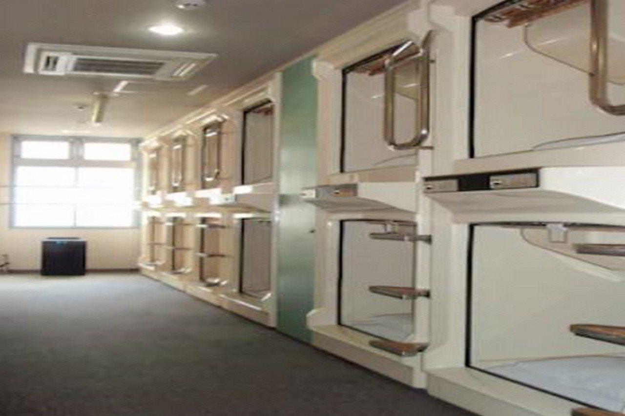 Capsule Hotel Kobe Sannomiya (Adults Only) Exterior foto