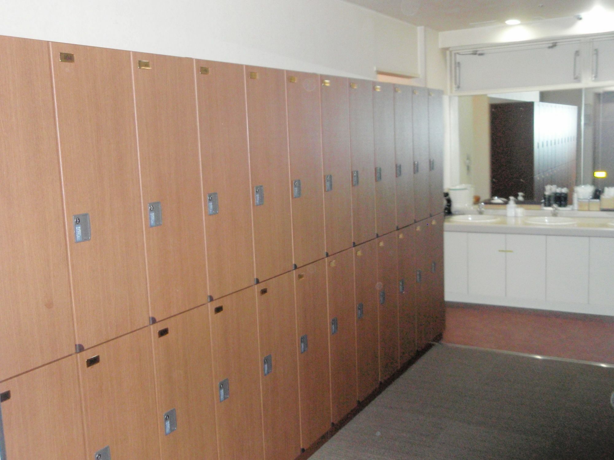Capsule Hotel Kobe Sannomiya (Adults Only) Exterior foto